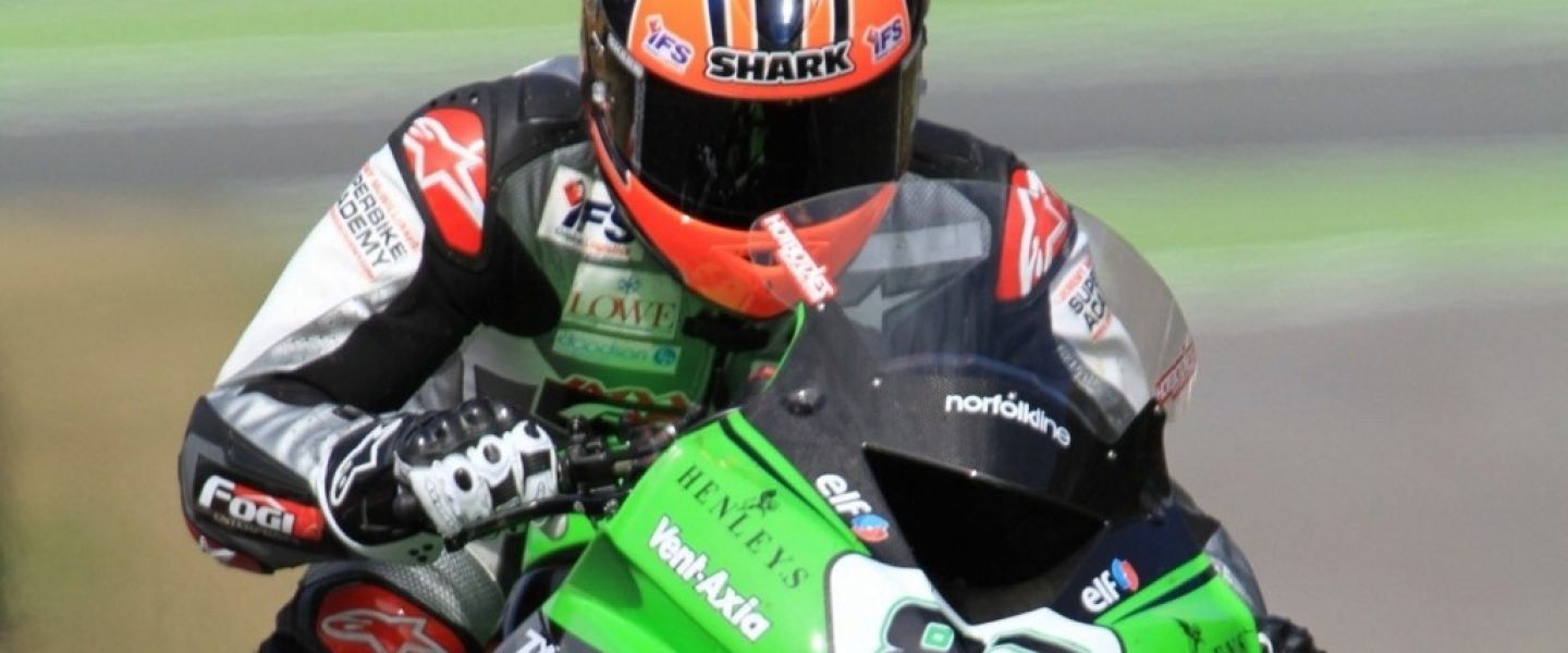 IAN LOWRY SIGNS FOR MSS COLCHESTER KAWASAKI