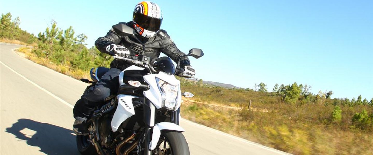 MCN - ER-6n sets new standard